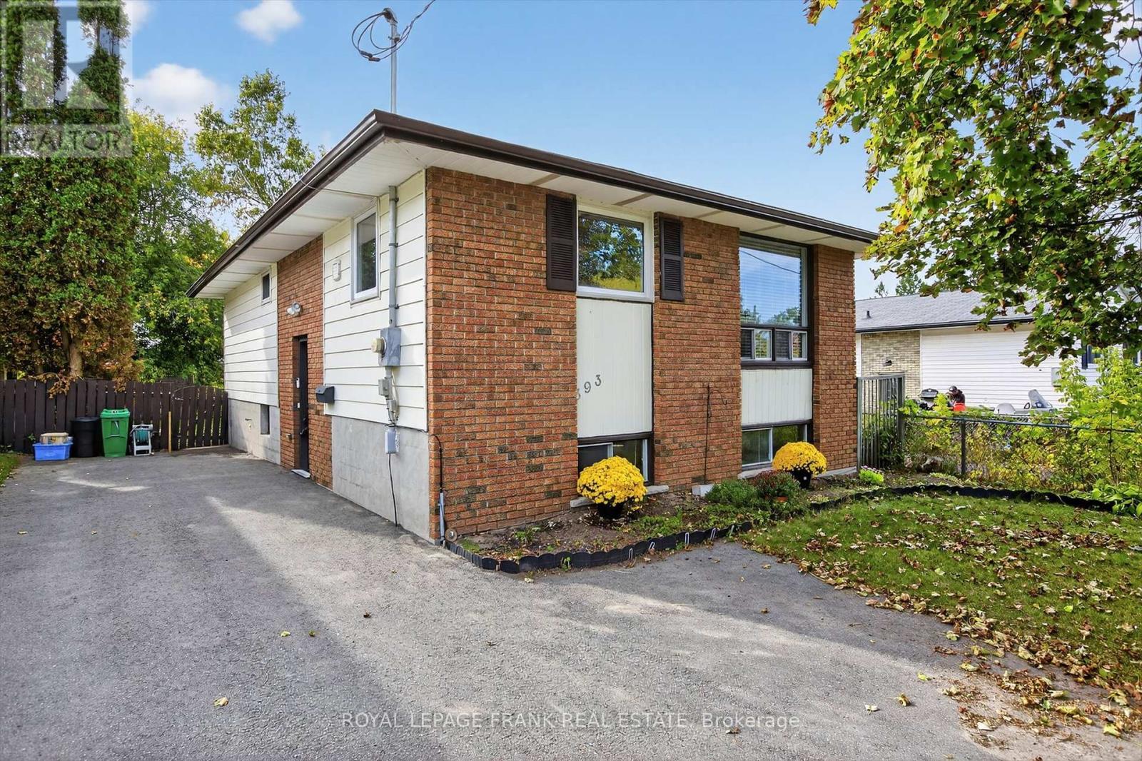 












393 SOUTHPARK DRIVE

,
Peterborough (Ashburnham Ward 4),




Ontario
K9J1C1

