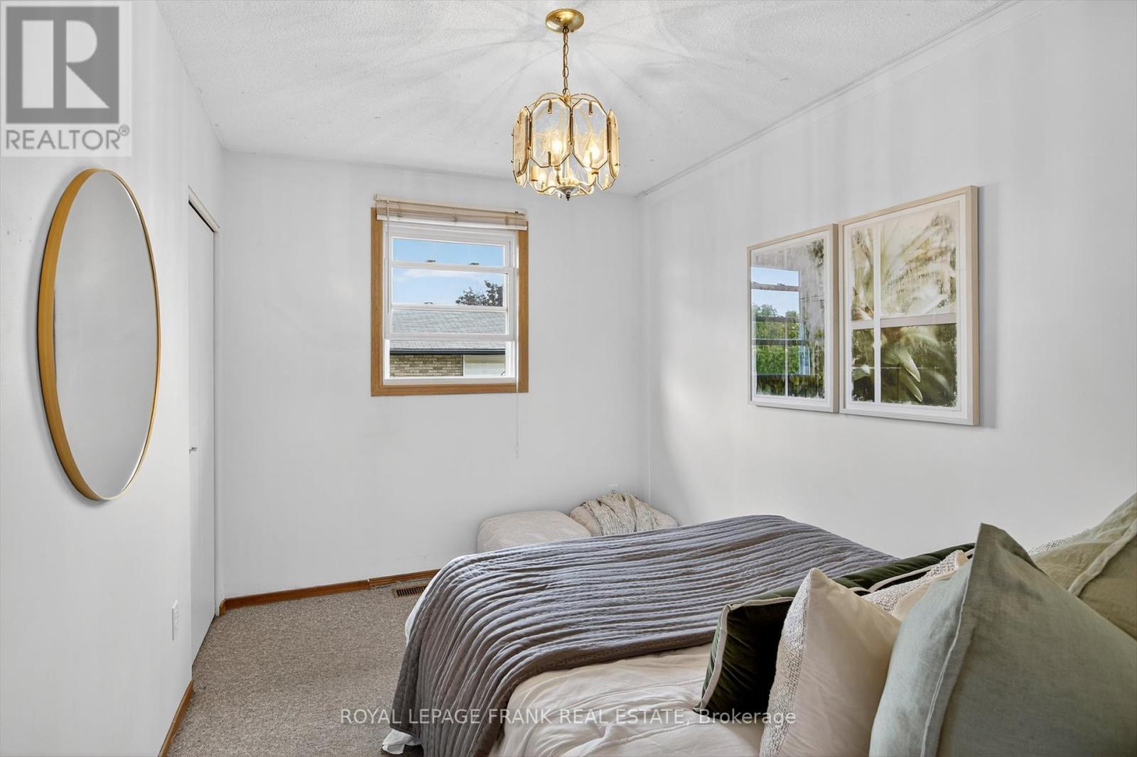 












393 SOUTHPARK DRIVE

,
Peterborough (Ashburnham Ward 4),




Ontario
K9J1C1

