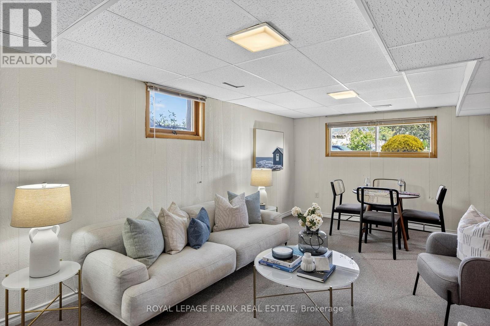 












393 SOUTHPARK DRIVE

,
Peterborough (Ashburnham Ward 4),




Ontario
K9J1C1

