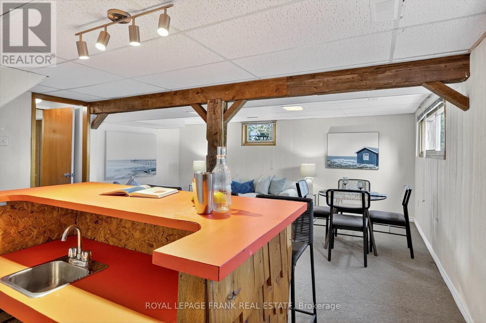 












393 SOUTHPARK DRIVE

,
Peterborough (Ashburnham Ward 4),




Ontario
K9J1C1

