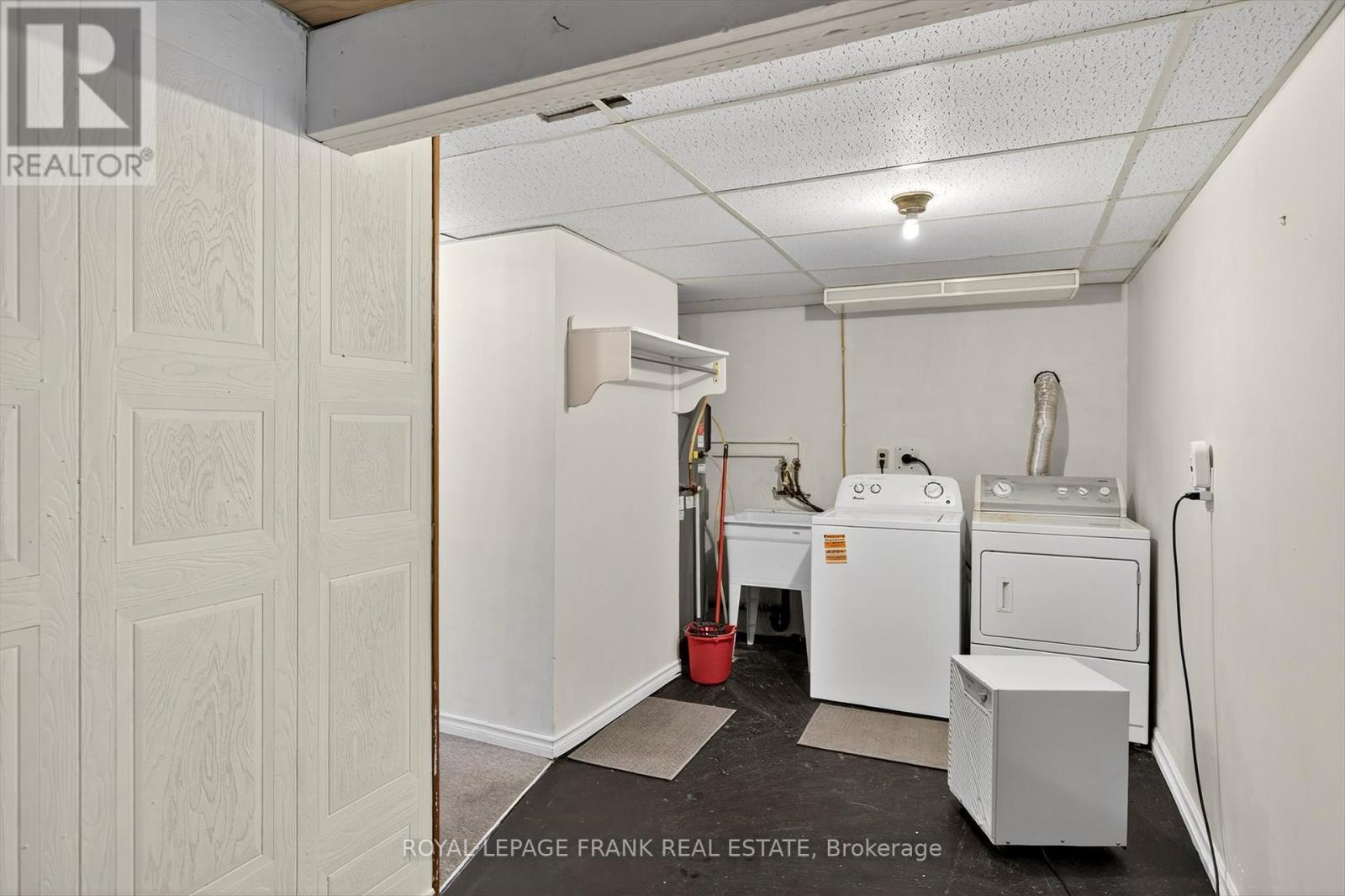 












393 SOUTHPARK DRIVE

,
Peterborough (Ashburnham Ward 4),




Ontario
K9J1C1

