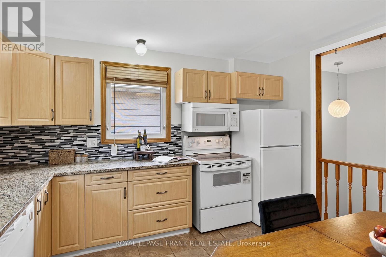












393 SOUTHPARK DRIVE

,
Peterborough (Ashburnham Ward 4),




Ontario
K9J1C1

