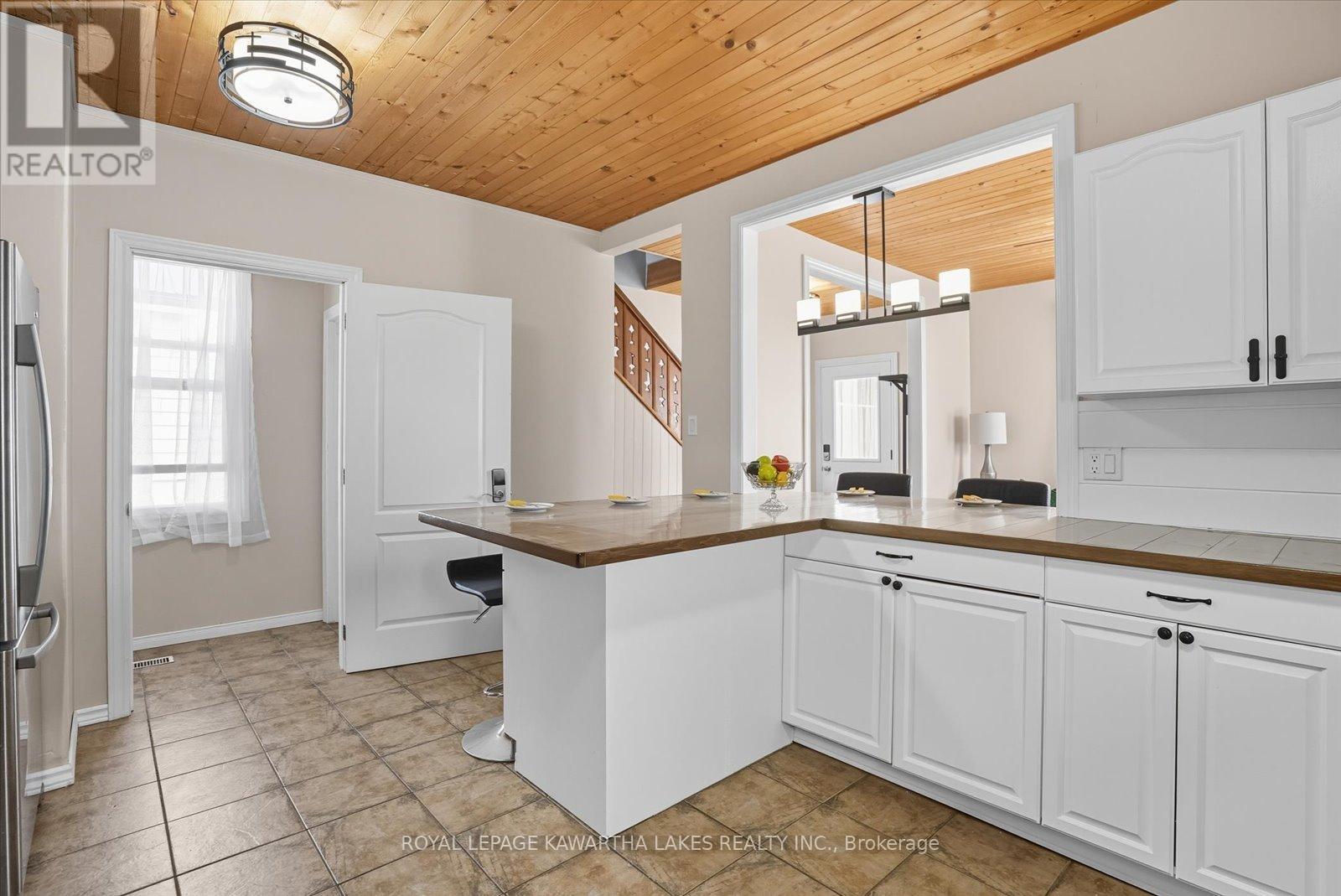 












18 MARY STREET W

,
Kawartha Lakes (Lindsay),




Ontario
K9V2N4


