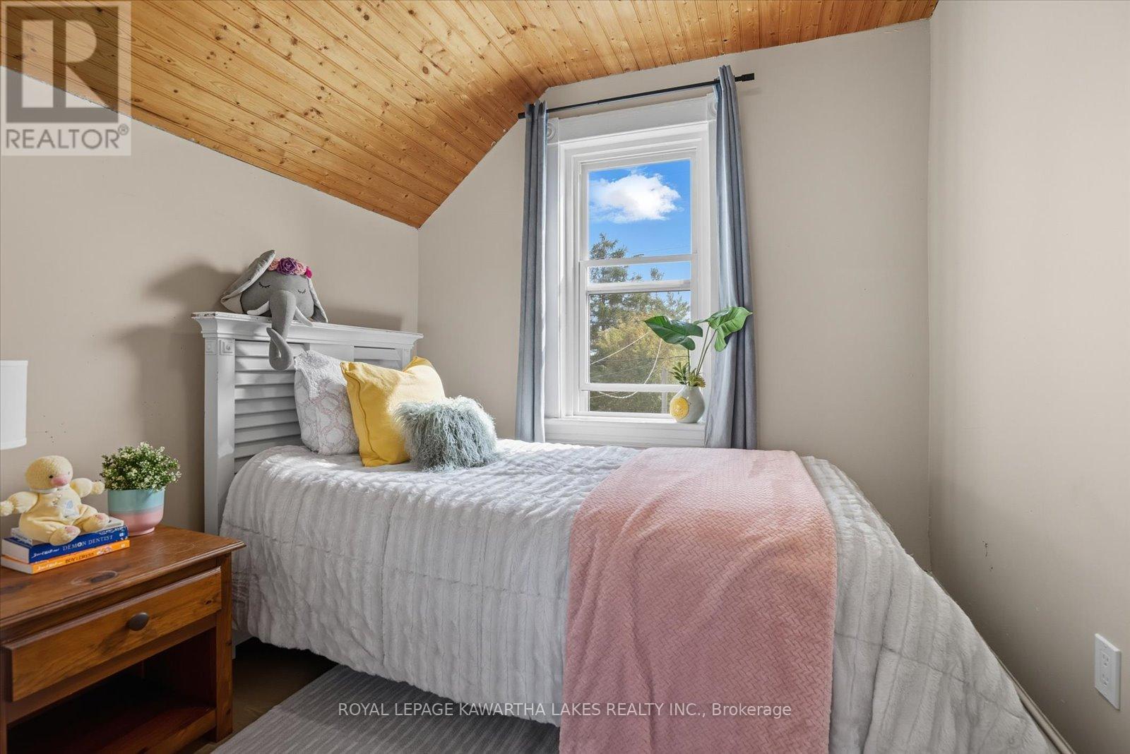 












18 MARY STREET W

,
Kawartha Lakes (Lindsay),




Ontario
K9V2N4

