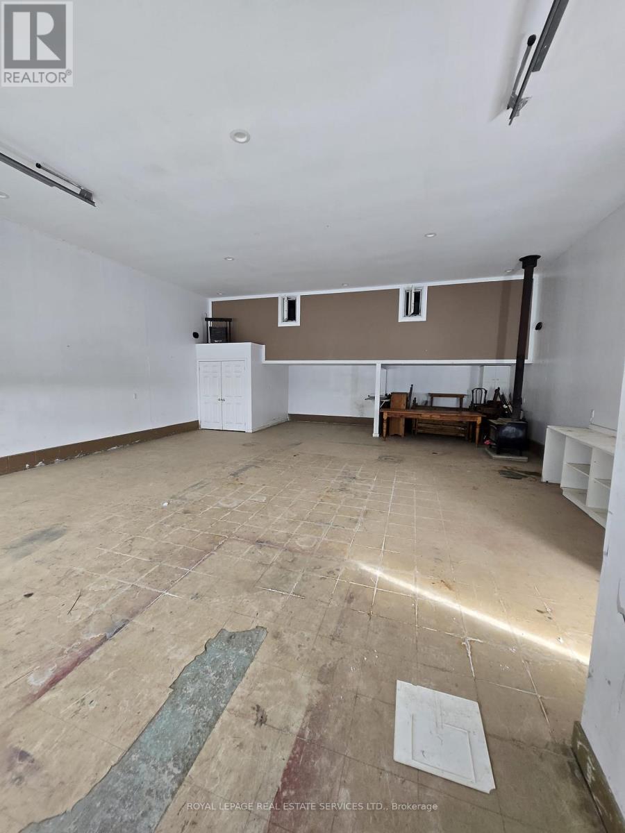 












9240 BRITANNIA ROAD

,
Milton,







Ontario
L9T7G5

