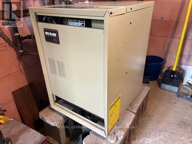 












35 AQUEDUCT STREET

,
Welland (Prince Charles),




Ontario
L3C1B7

