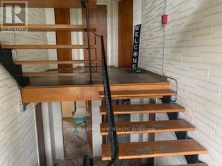 












35 AQUEDUCT STREET

,
Welland (Prince Charles),




Ontario
L3C1B7

