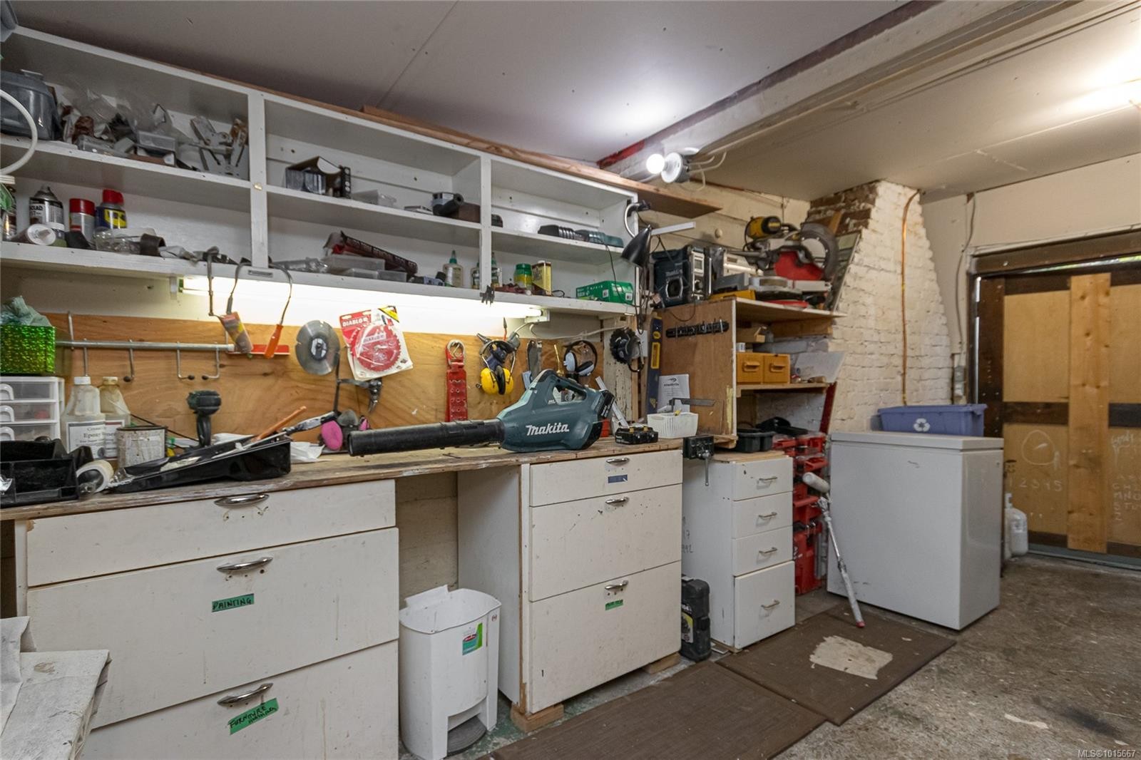 









2700


Hamilton

Rd,
Victoria,




BC
V8R 2Y4


