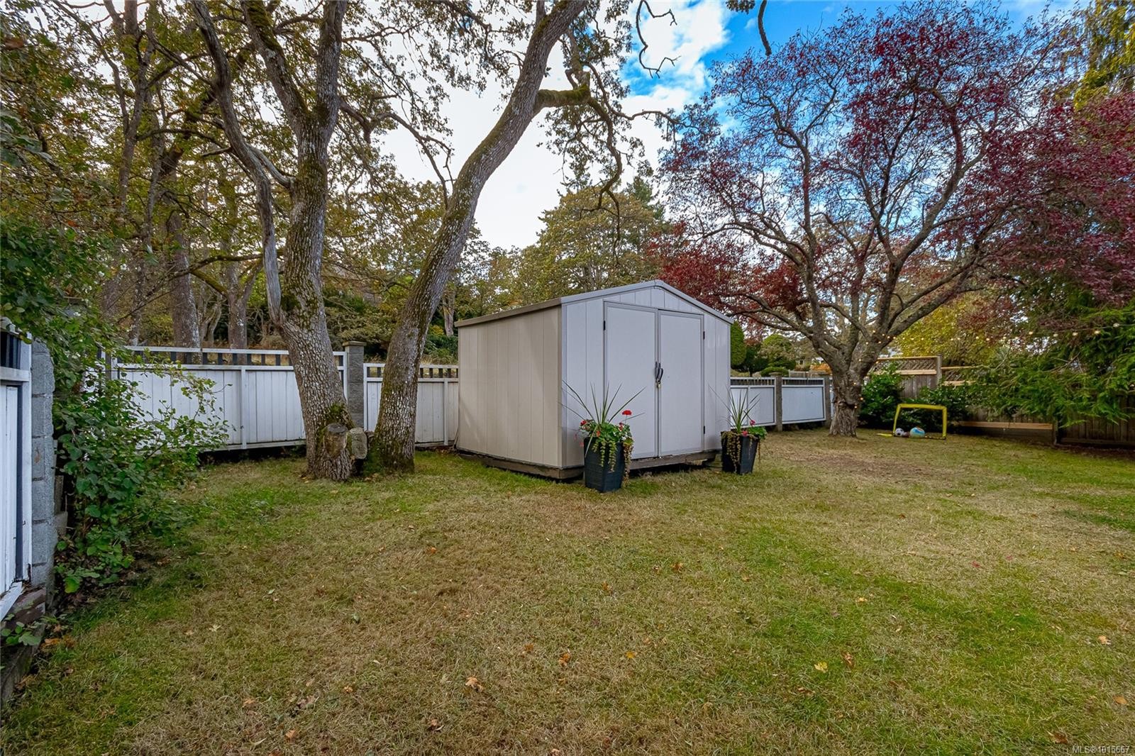 









2700


Hamilton

Rd,
Victoria,




BC
V8R 2Y4


