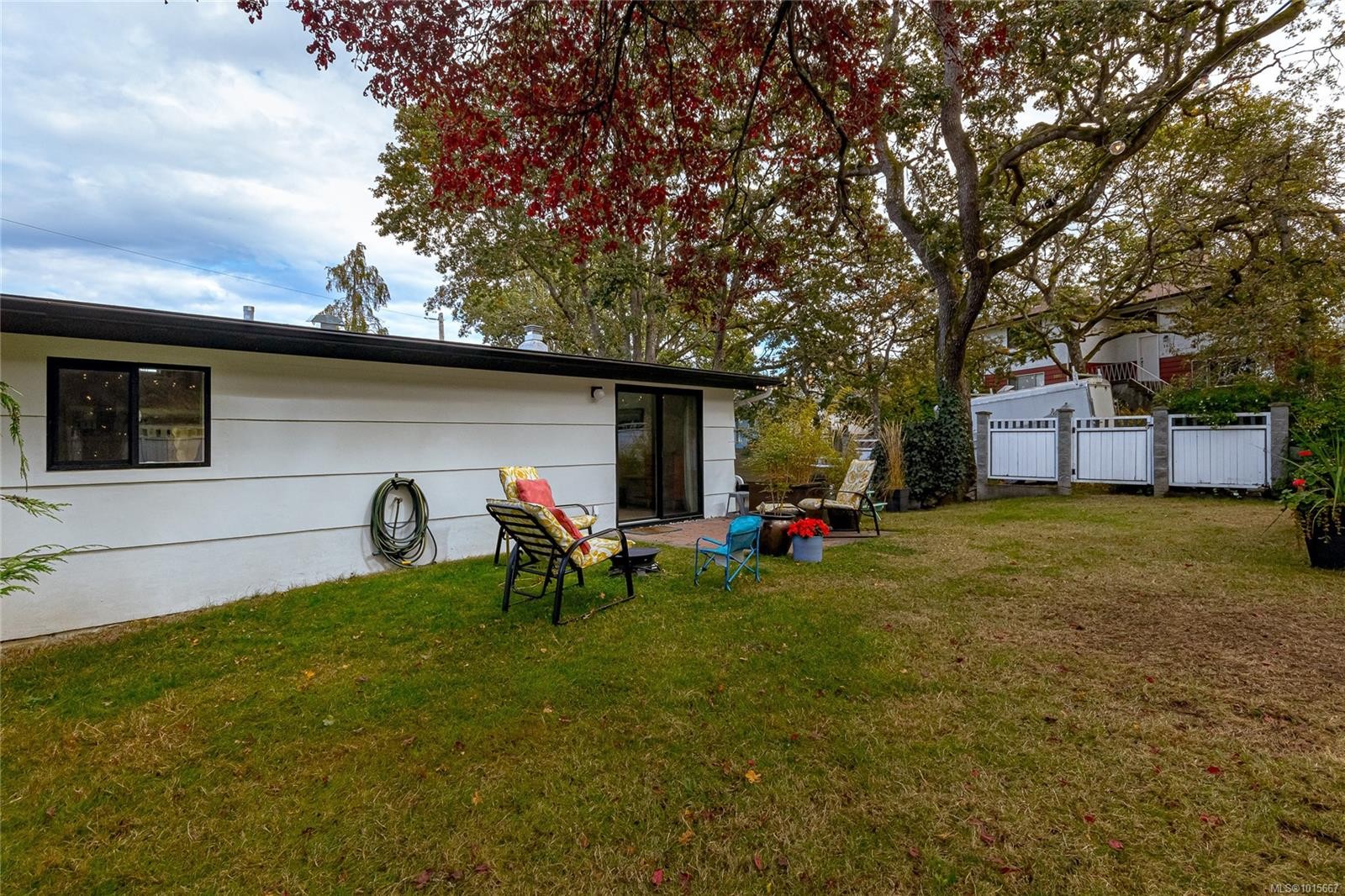 









2700


Hamilton

Rd,
Victoria,




BC
V8R 2Y4

