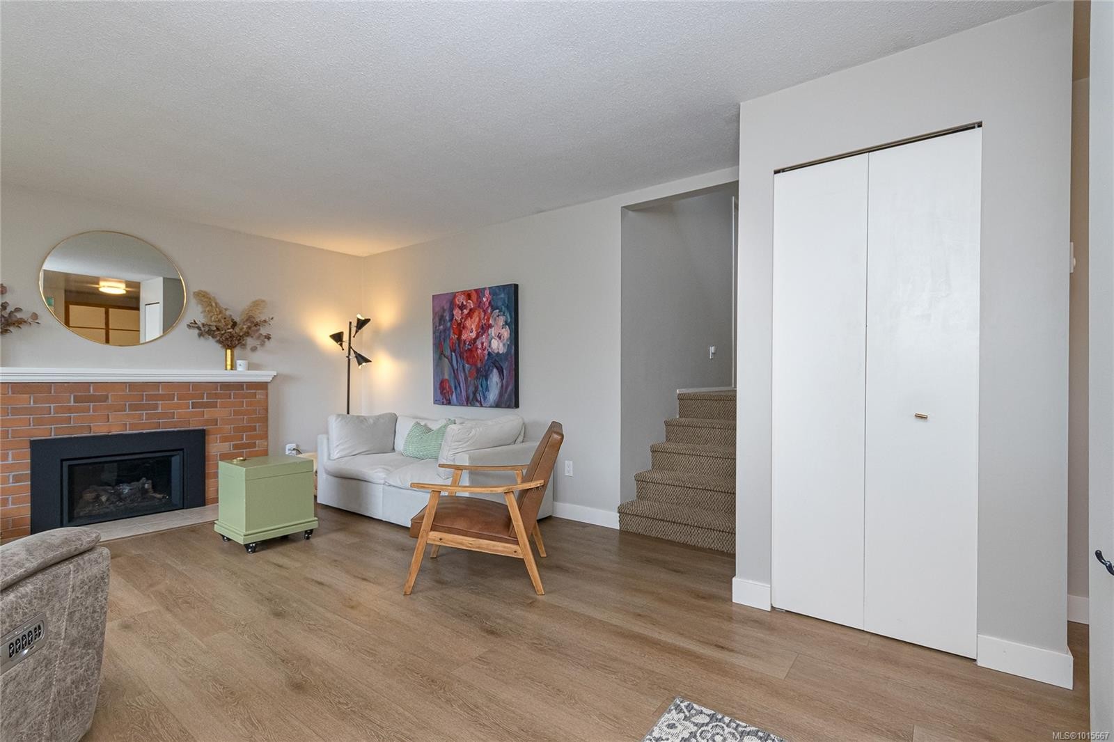 









2700


Hamilton

Rd,
Victoria,




BC
V8R 2Y4

