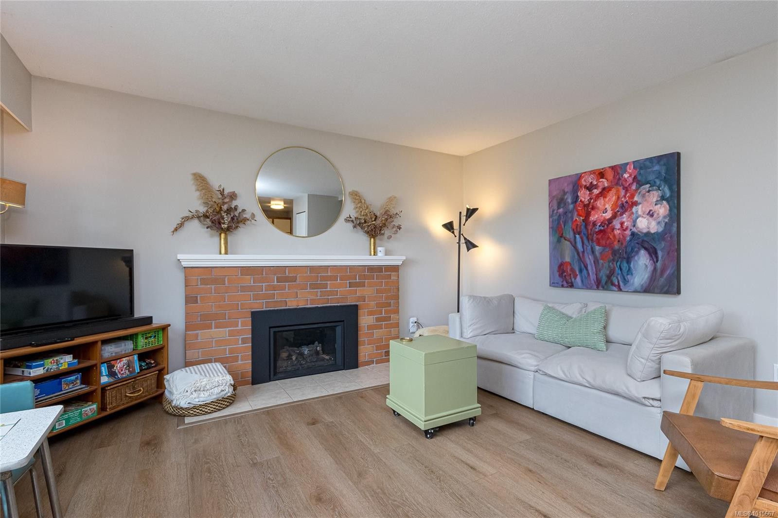 









2700


Hamilton

Rd,
Victoria,




BC
V8R 2Y4

