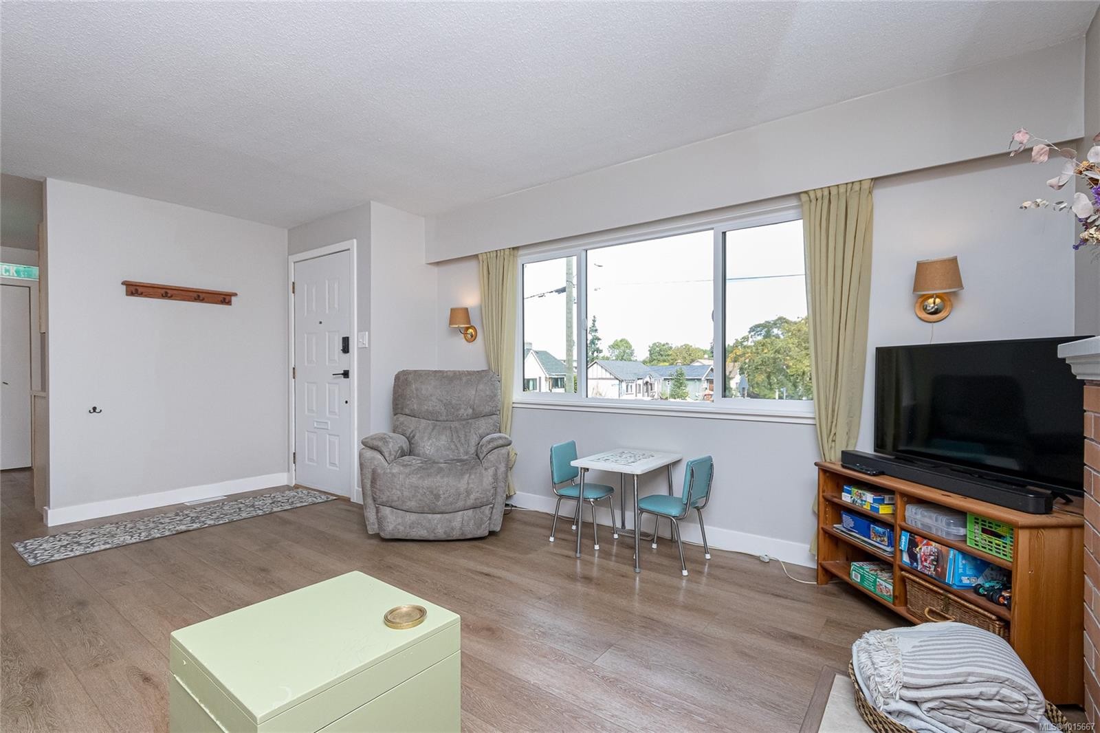 









2700


Hamilton

Rd,
Victoria,




BC
V8R 2Y4

