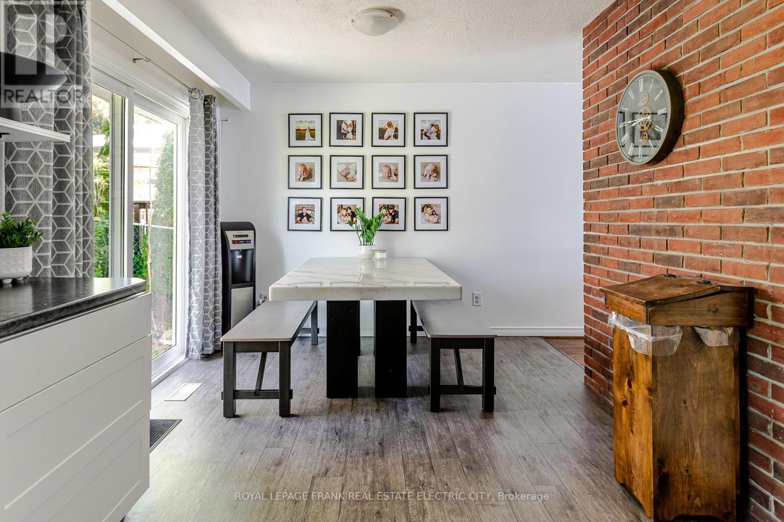 












2032 WALKER AVENUE

,
Peterborough (Ashburnham Ward 4),




Ontario
K9L1S1

