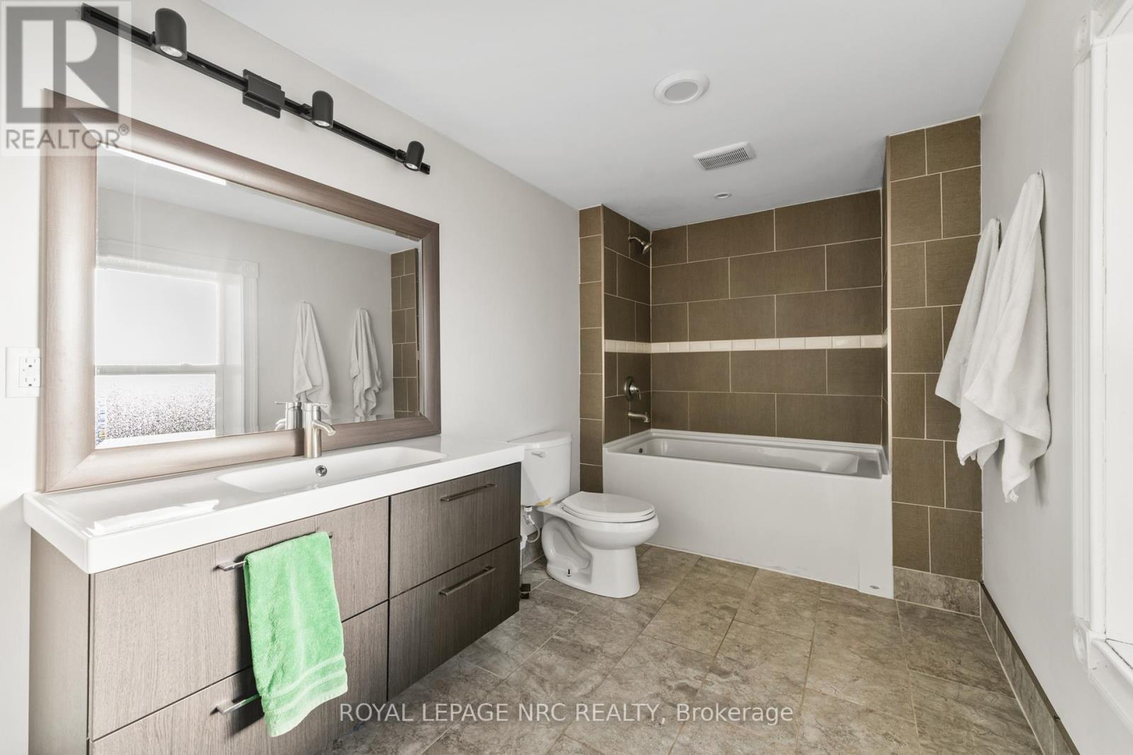 












4692 GILMORE ROAD

,
Fort Erie (Mulgrave),




Ontario
L0S1N0

