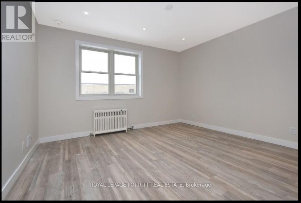 












4 - 3411 LAKE SHORE BOULEVARD W

,
Toronto,




Ontario
M8W1N2

