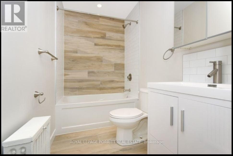 












4 - 3411 LAKE SHORE BOULEVARD W

,
Toronto,




Ontario
M8W1N2

