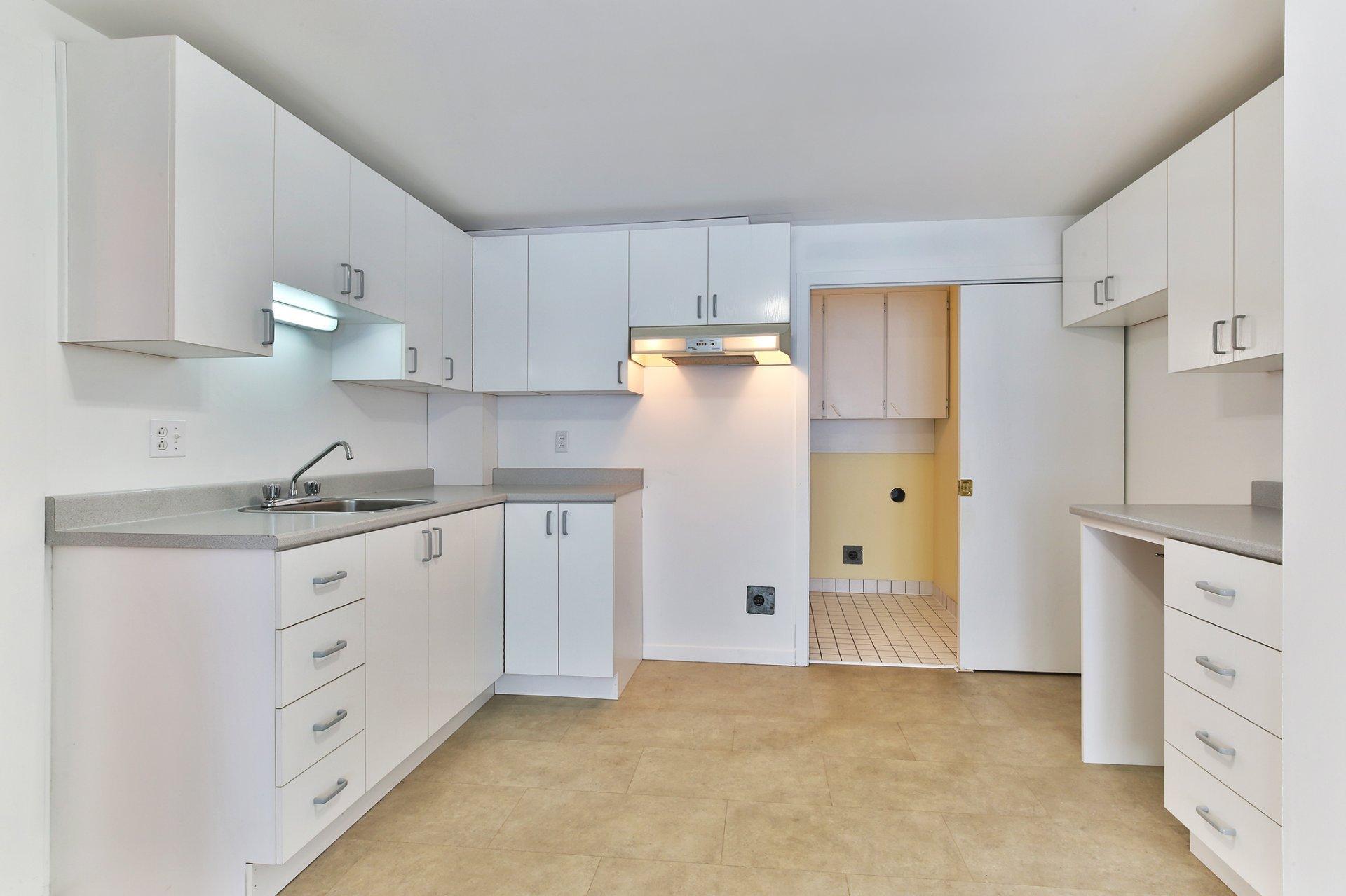 









14

 - 14B


Rue Élisabeth

,
Bedford - Ville,




QC
J0J1A0

