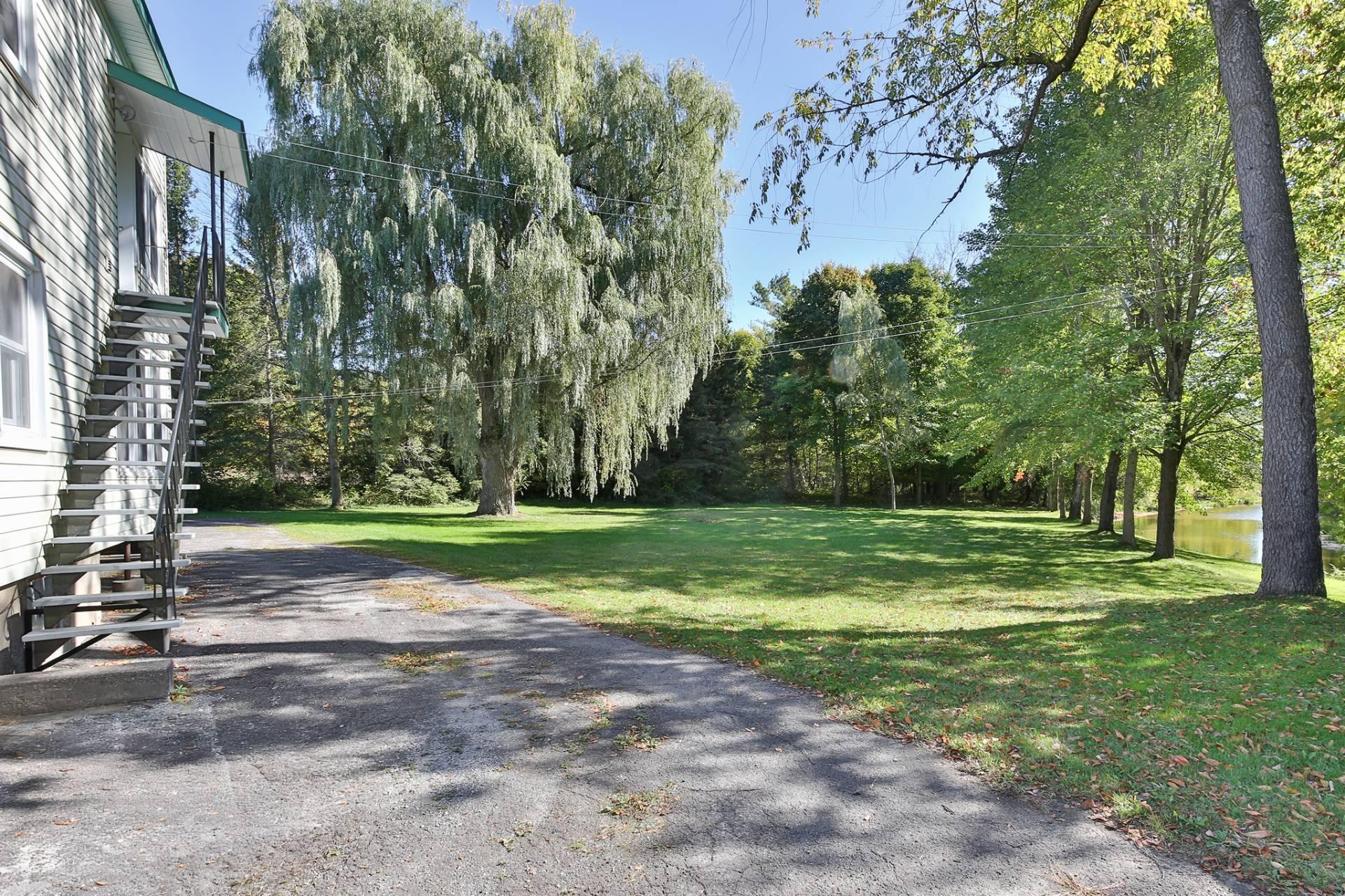 









14

 - 14B


Rue Élisabeth

,
Bedford - Ville,




QC
J0J1A0

