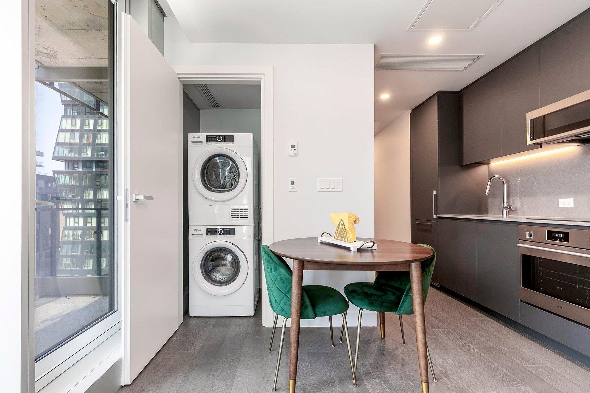 









1500


Boul. René-Lévesque O.

, 1514,
Montréal (Ville-Marie),




QC
H3H1P8

