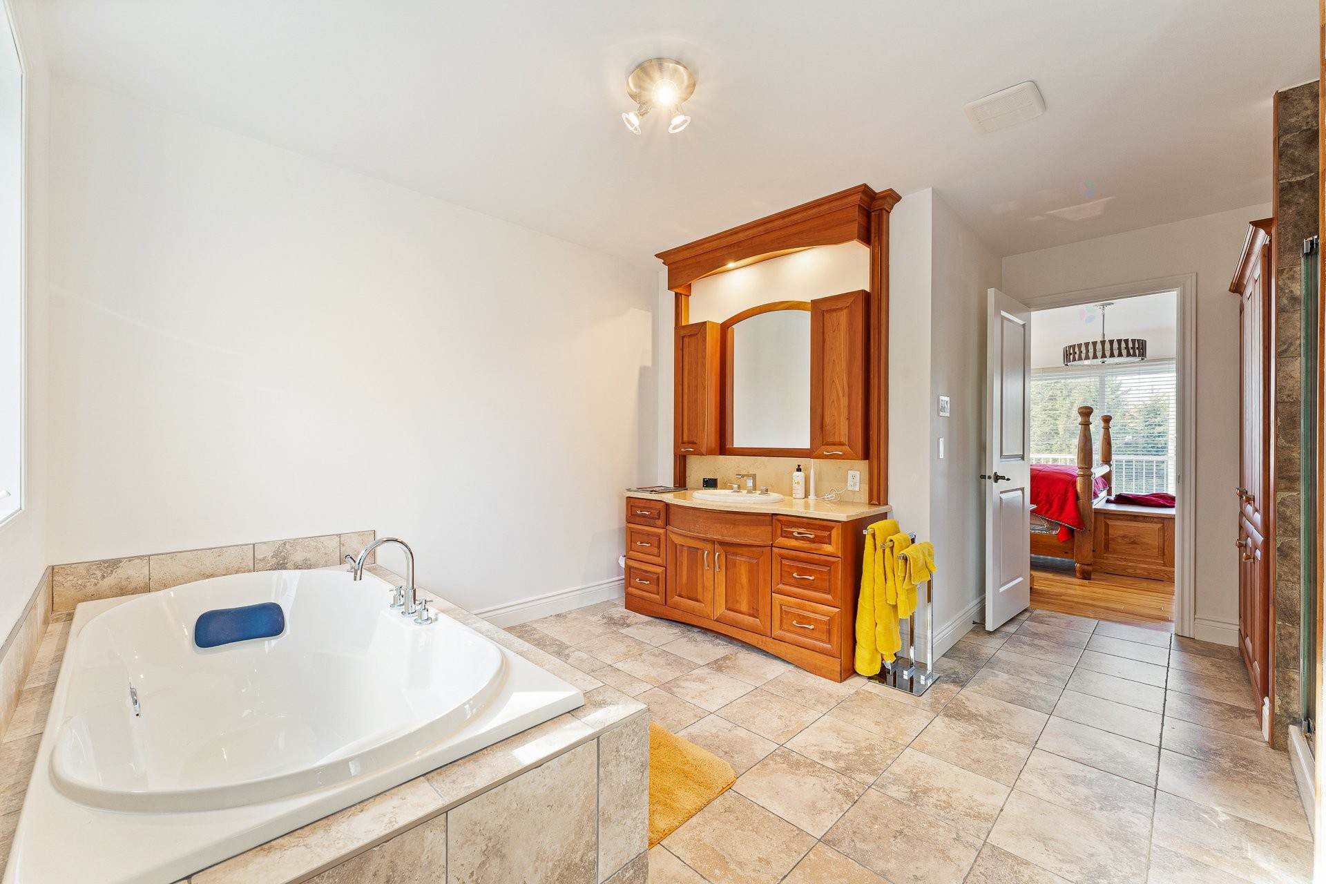 









34


Rue des Tangaras

,
Orford,




QC
J1X0B9

