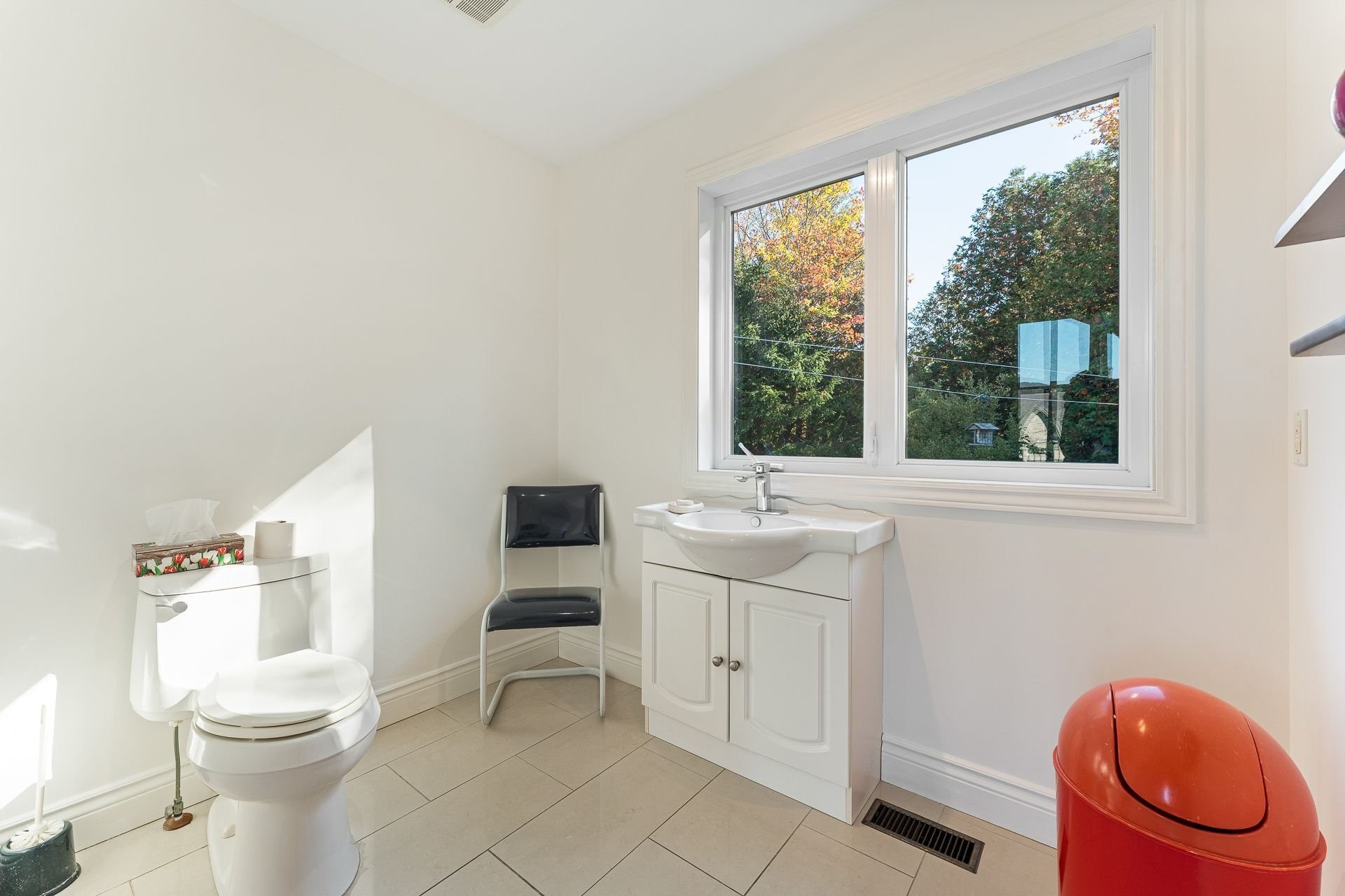 









34


Rue des Tangaras

,
Orford,




QC
J1X0B9

