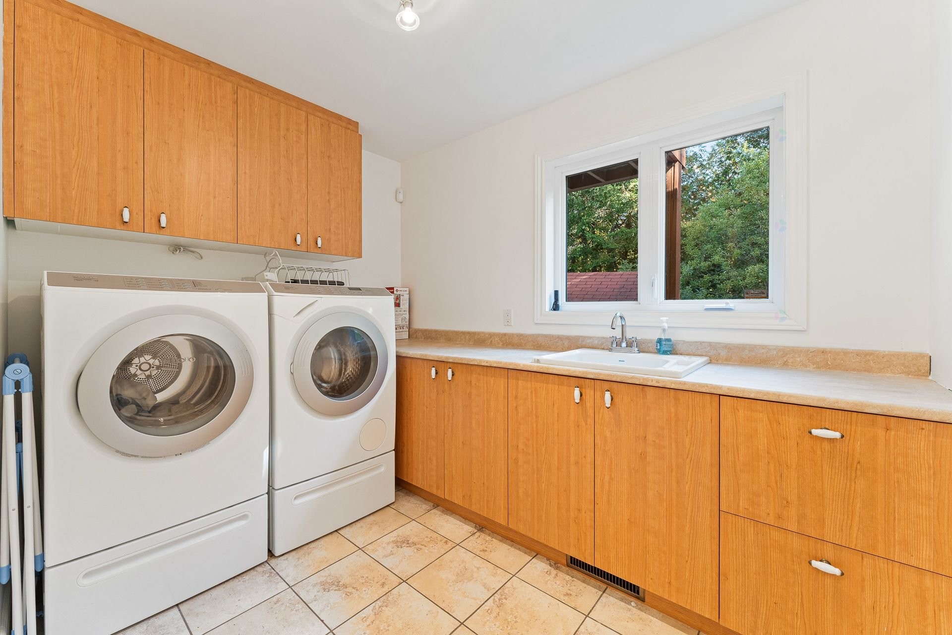 









34


Rue des Tangaras

,
Orford,




QC
J1X0B9

