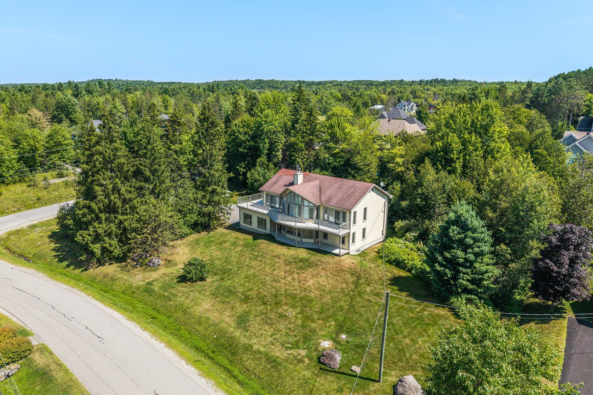 









34


Rue des Tangaras

,
Orford,




QC
J1X0B9

