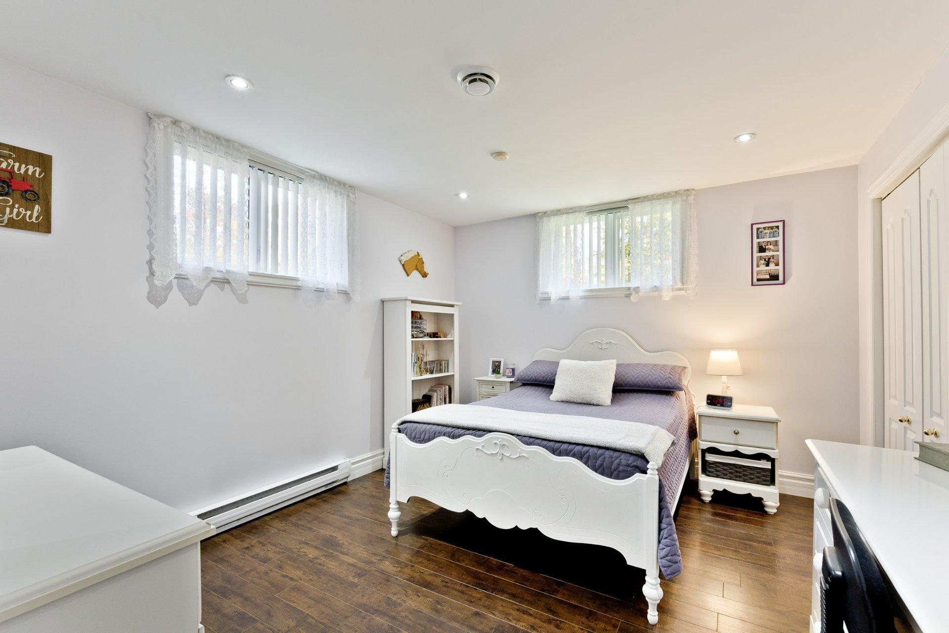 









24


Ch. du Soleil-Levant

,
Bolton-Est,




QC
J0E1G0

