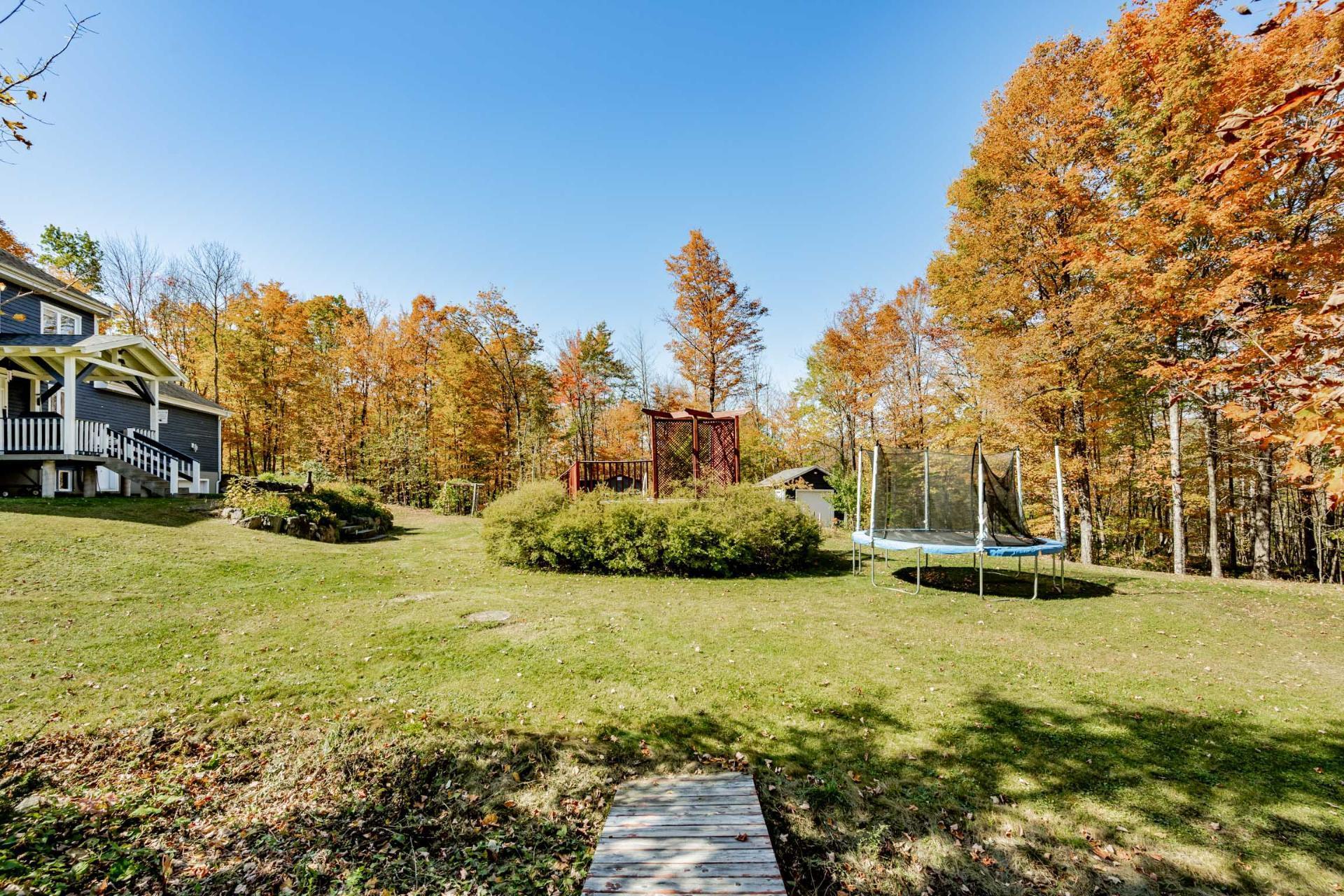 









24


Ch. du Soleil-Levant

,
Bolton-Est,




QC
J0E1G0

