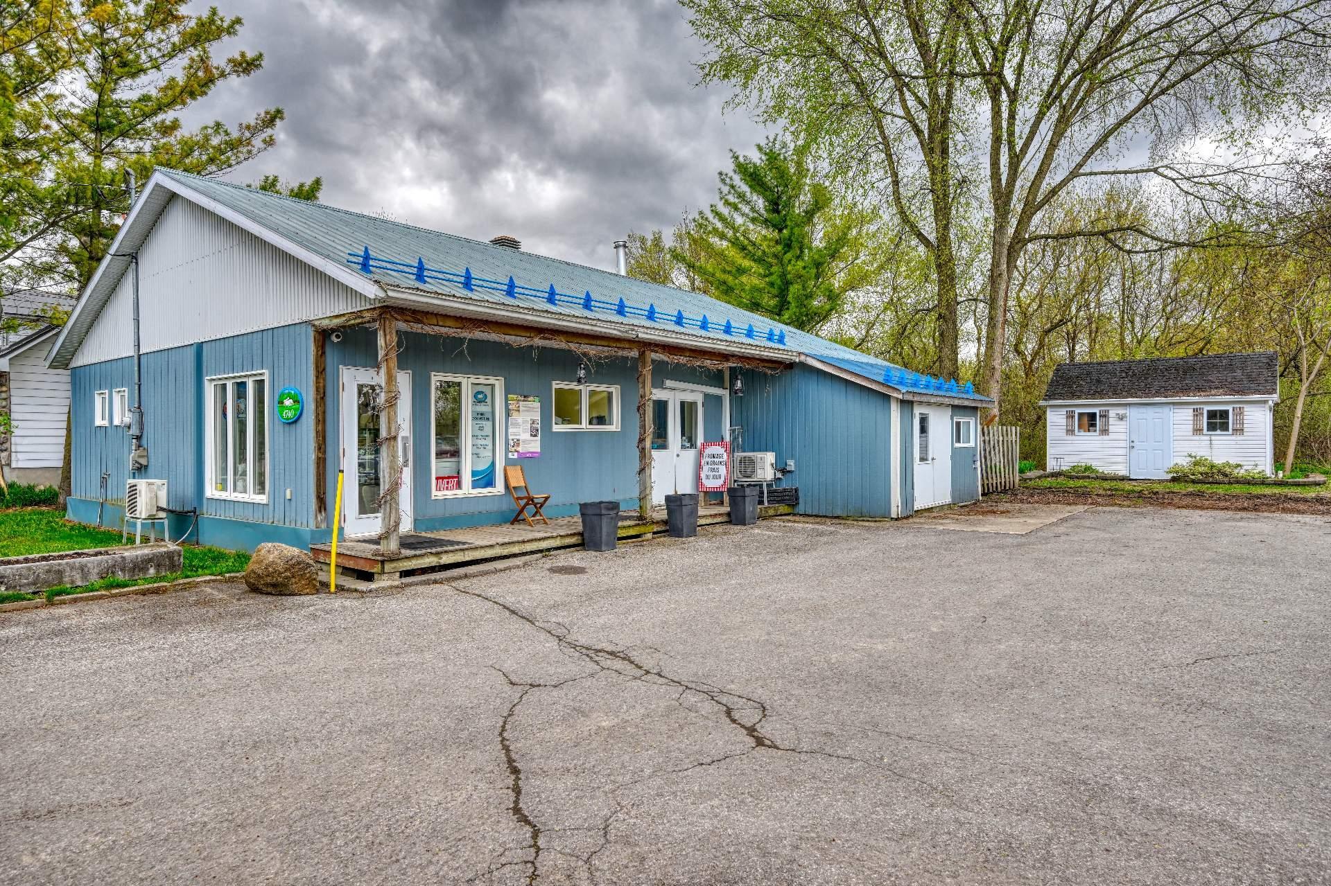 









4700

 - 4740


Boul. des Mille-Îles

,
Laval (Auteuil),




QC
H7J1A1

