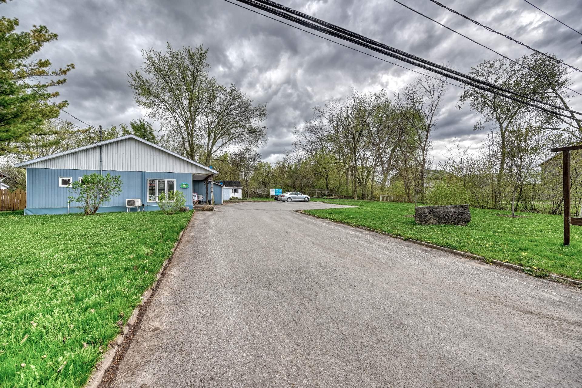 









4700

 - 4740


Boul. des Mille-Îles

,
Laval (Auteuil),




QC
H7J1A1

