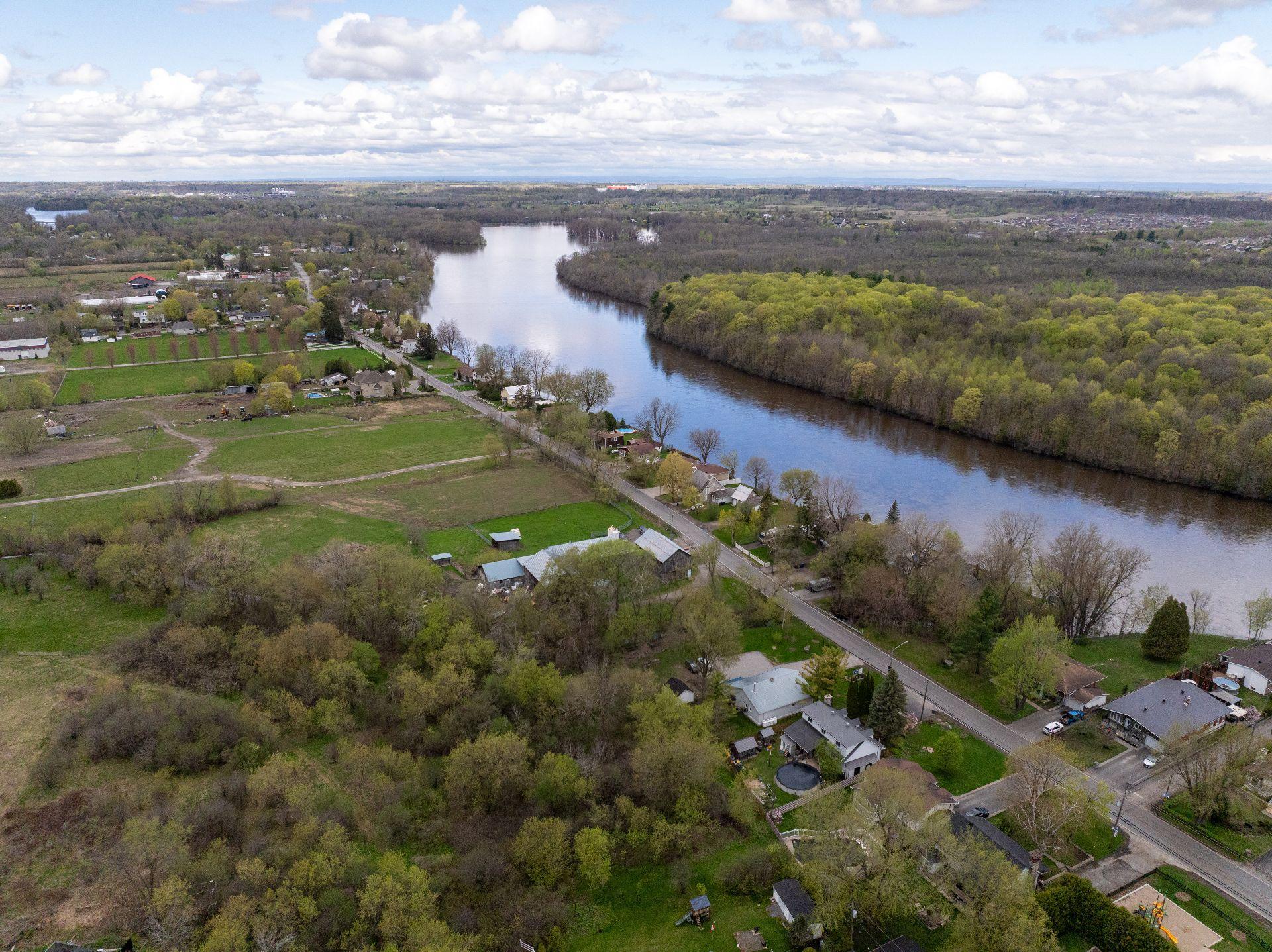 









4700

 - 4740


Boul. des Mille-Îles

,
Laval (Auteuil),




QC
H7J1A1

