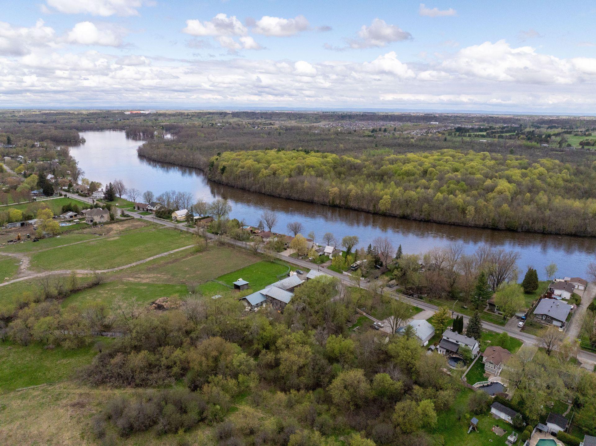 









4700

 - 4740


Boul. des Mille-Îles

,
Laval (Auteuil),




QC
H7J1A1

