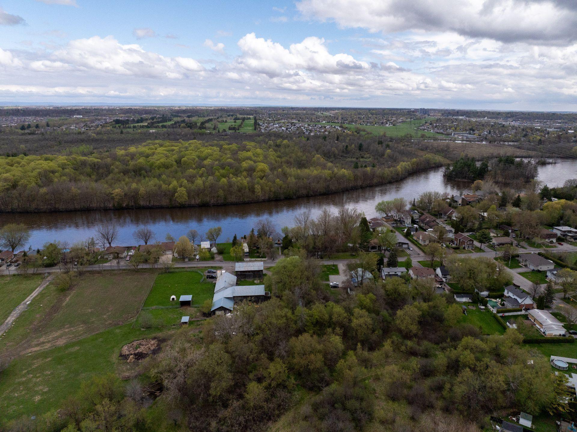 









4700

 - 4740


Boul. des Mille-Îles

,
Laval (Auteuil),




QC
H7J1A1

