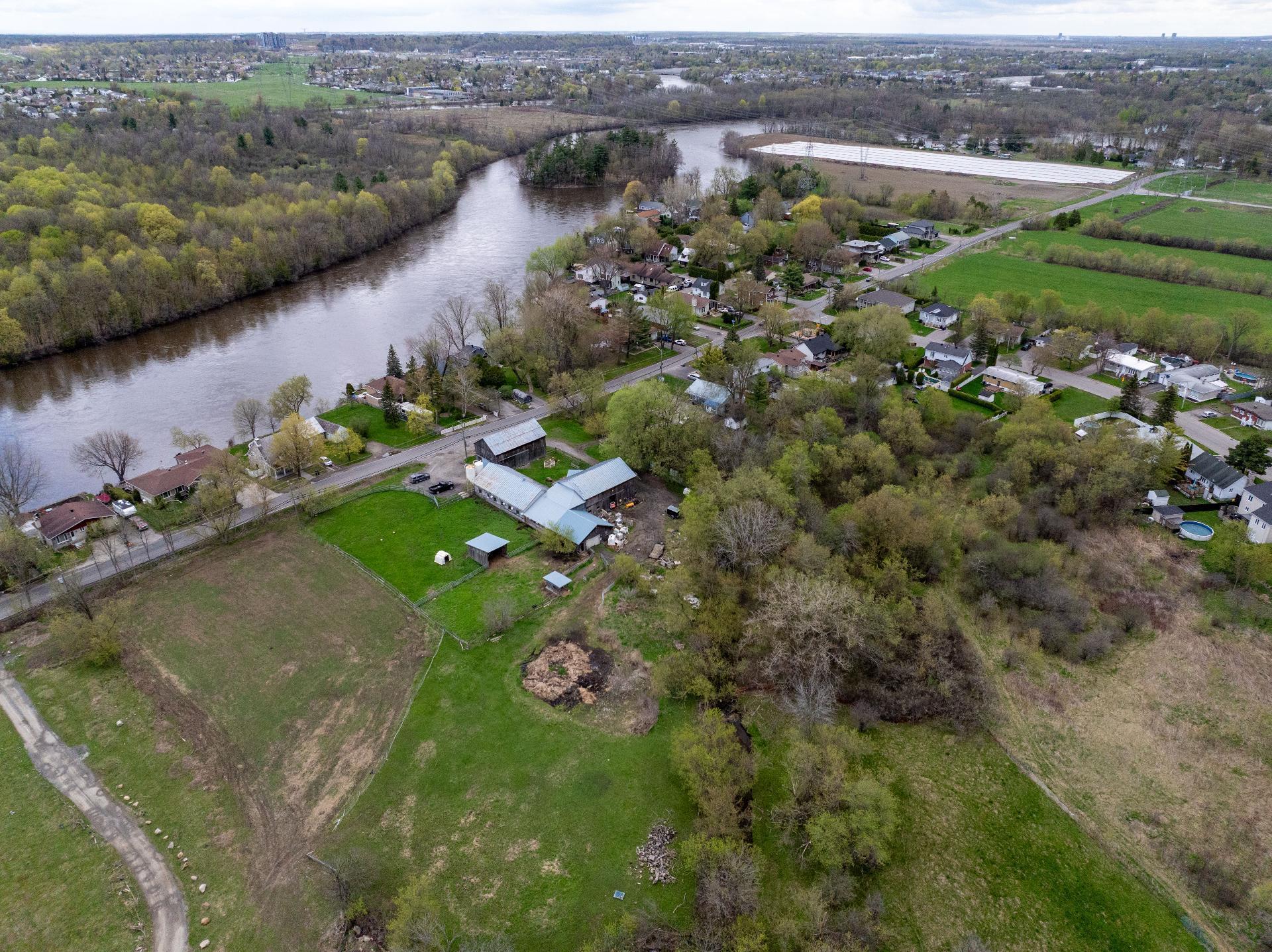 









4700

 - 4740


Boul. des Mille-Îles

,
Laval (Auteuil),




QC
H7J1A1

