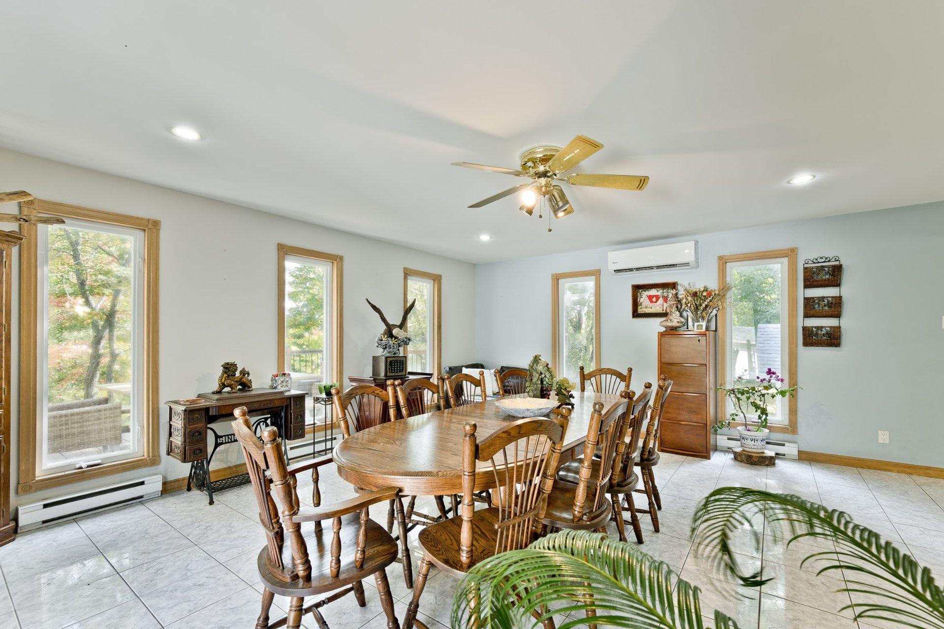 









850


Av. du Parc

,
Sherbrooke (Brompton/Rock Forest/Saint-Élie/Deauville),




QC
J1N3N8

