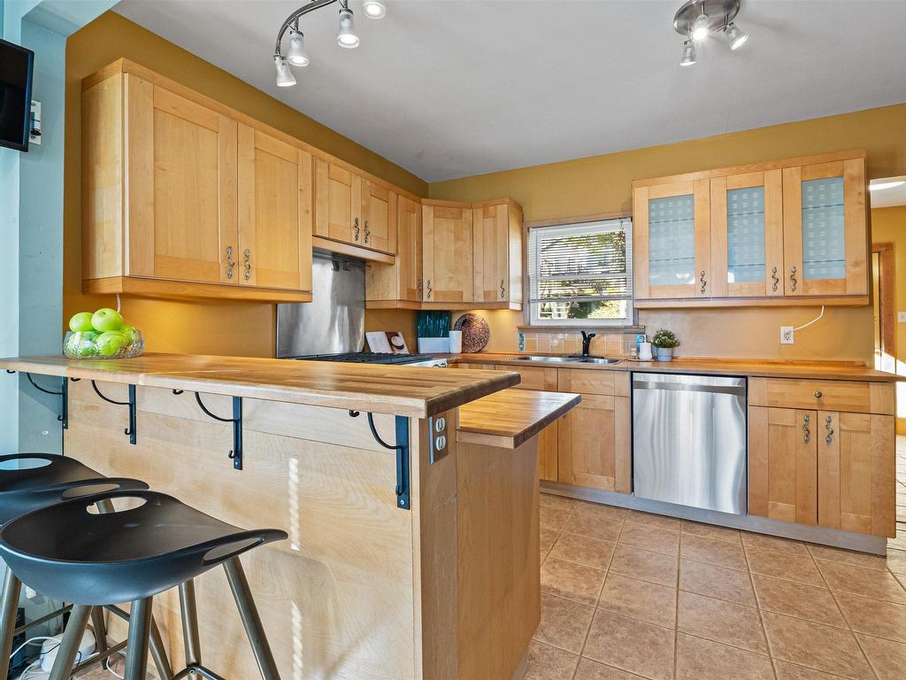 












664 Ketch Harbour Road

,
Portuguese Cove,




NS
B3V 1K2

