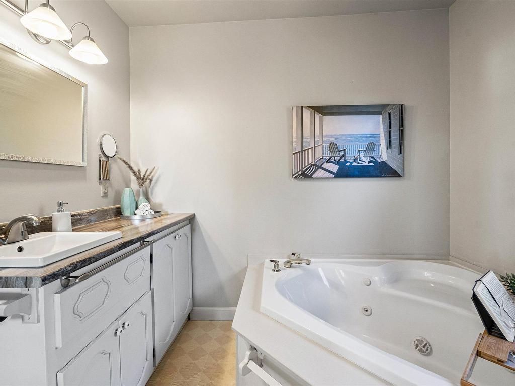 












664 Ketch Harbour Road

,
Portuguese Cove,




NS
B3V 1K2

