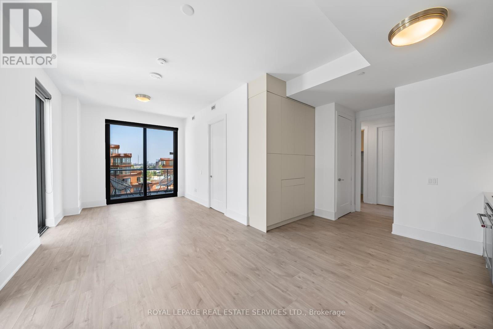 












922 - 118 MERCHANTS' WHARF

,
Toronto,




Ontario
M5A0L3

