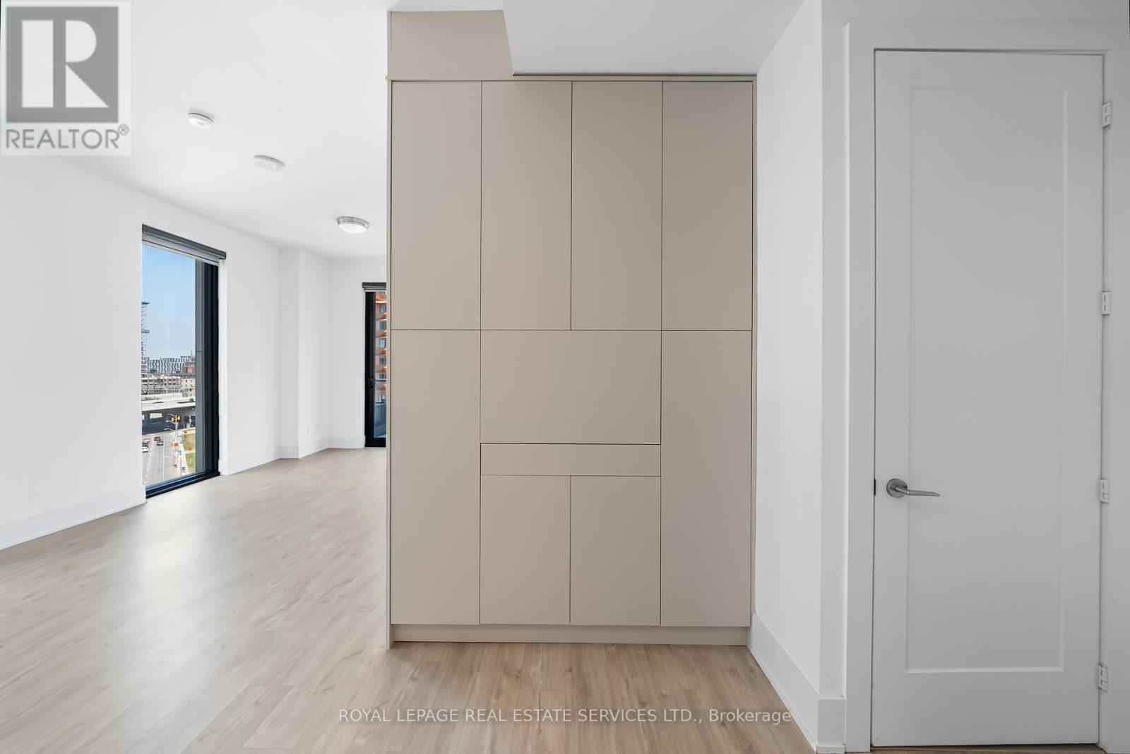 












922 - 118 MERCHANTS' WHARF

,
Toronto,




Ontario
M5A0L3

