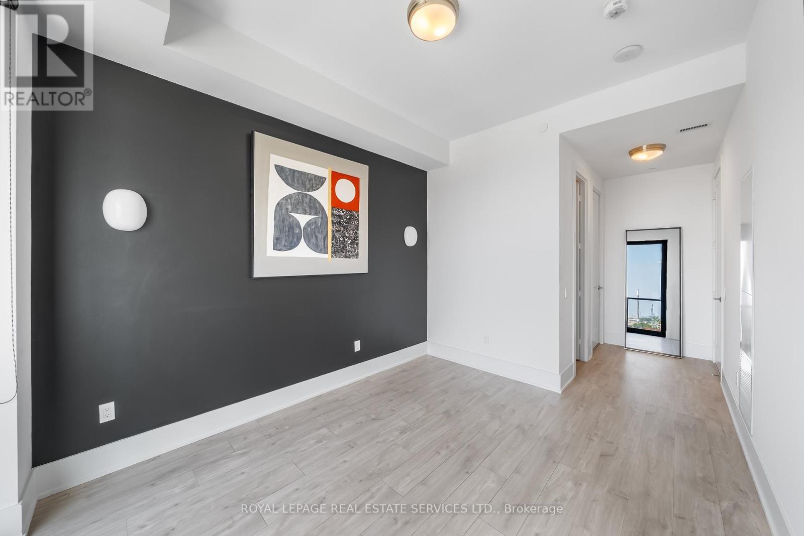 












922 - 118 MERCHANTS' WHARF

,
Toronto,




Ontario
M5A0L3

