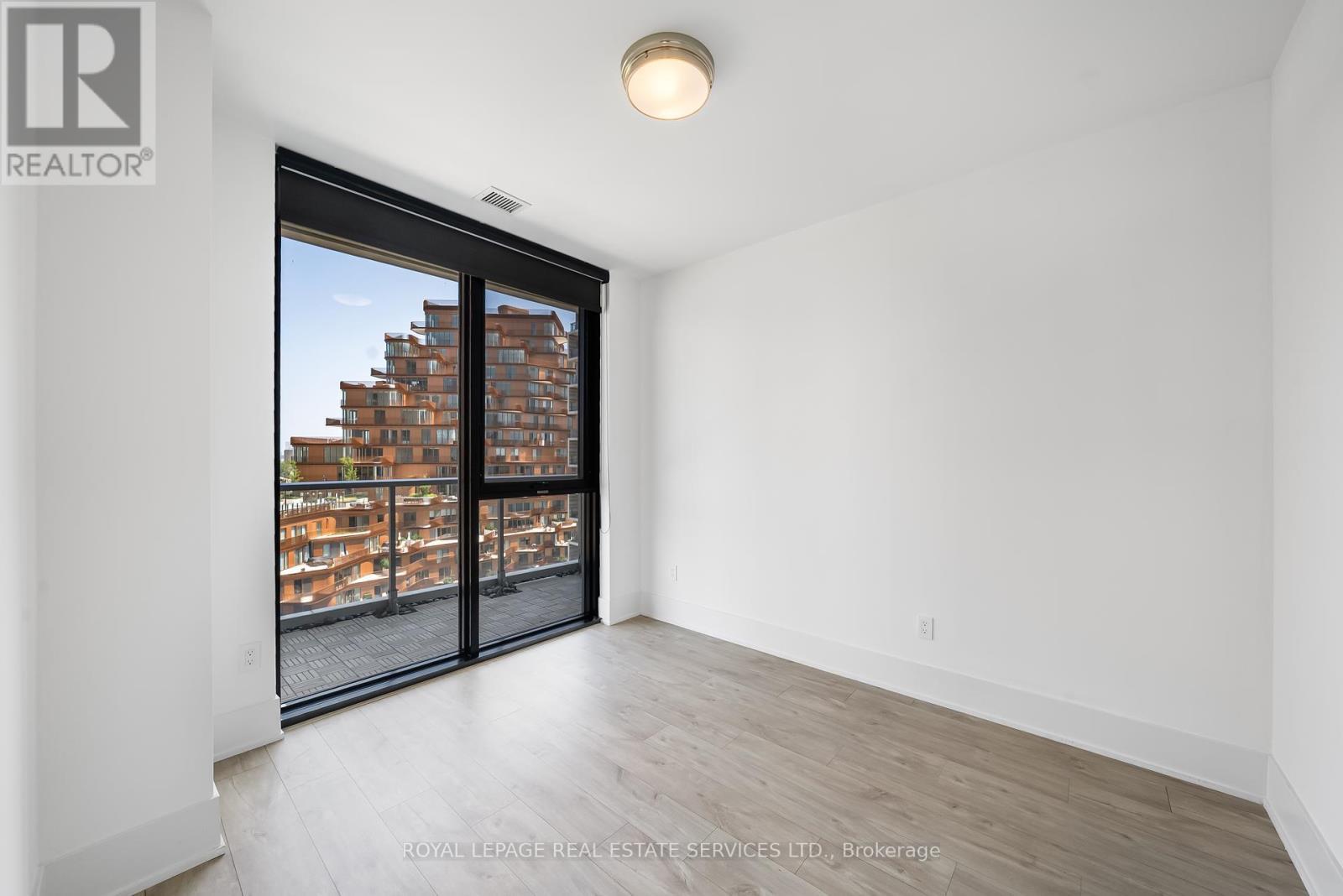 












922 - 118 MERCHANTS' WHARF

,
Toronto,




Ontario
M5A0L3

