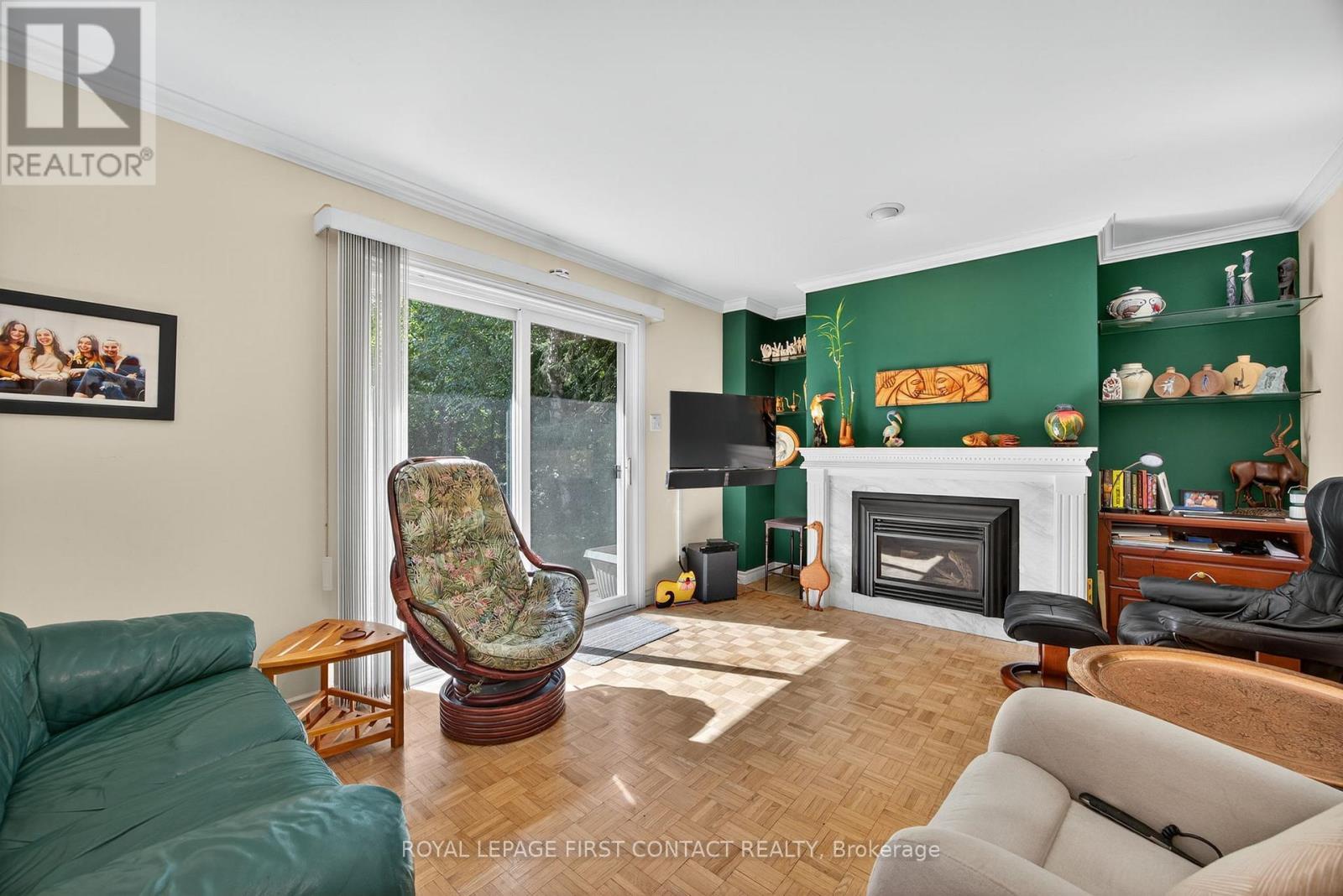 












7 MAPLECREST ROAD

,
Springwater,




Ontario
L9X0P8


