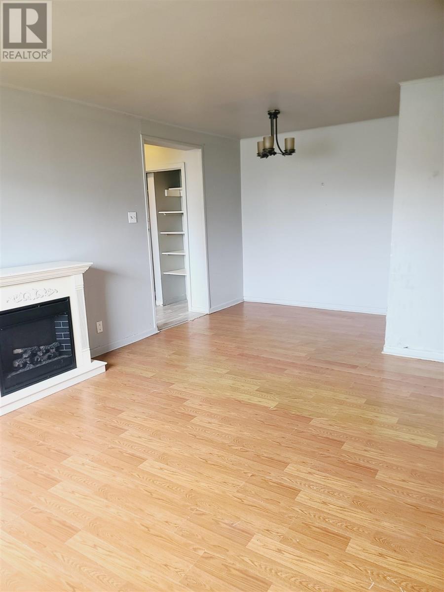 












2-115 Hillside DR N

,
Elliot Lake,




Ontario
P5A1W6

