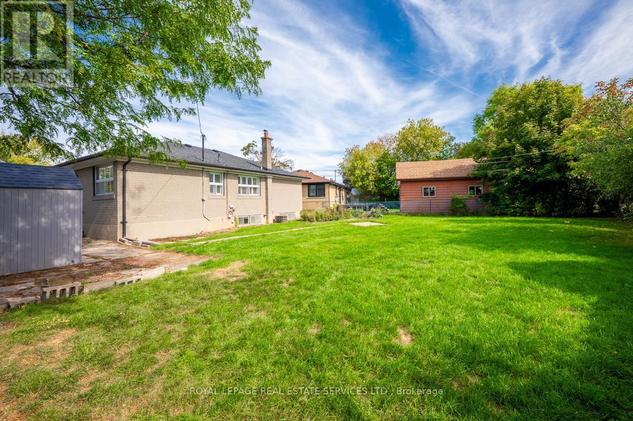 












340 LEONARD STREET

,
Caledon,




Ontario
L7E4Y7

