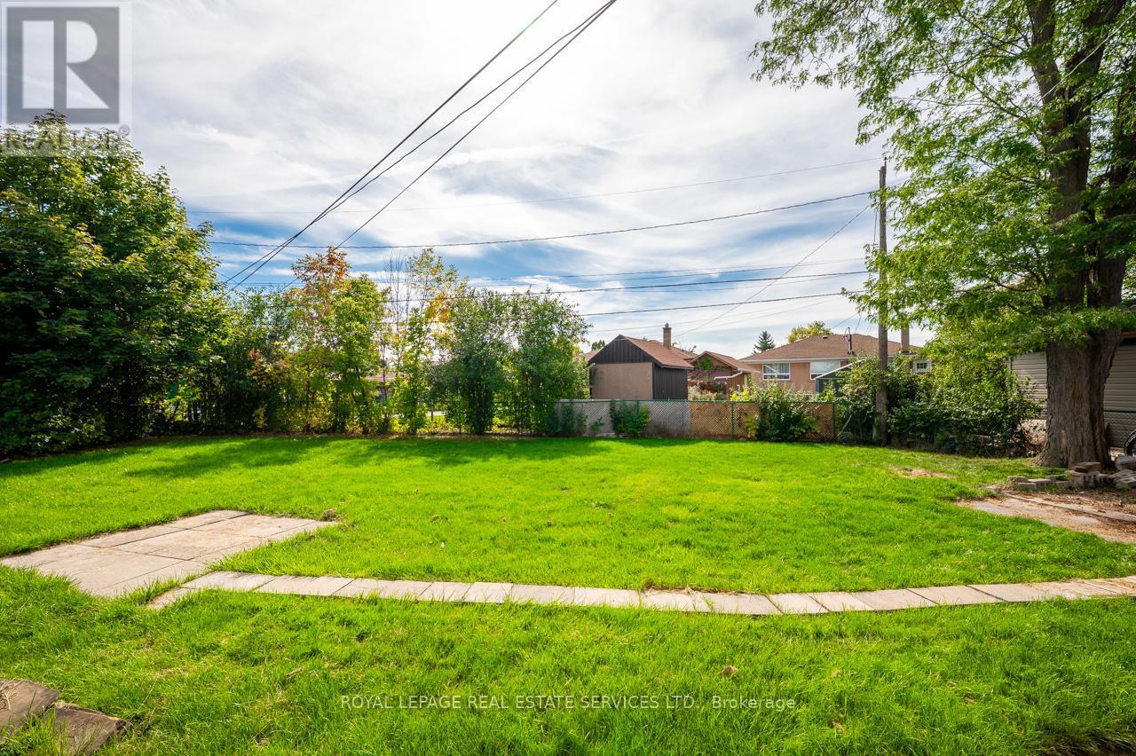 












340 LEONARD STREET

,
Caledon,




Ontario
L7E4Y7

