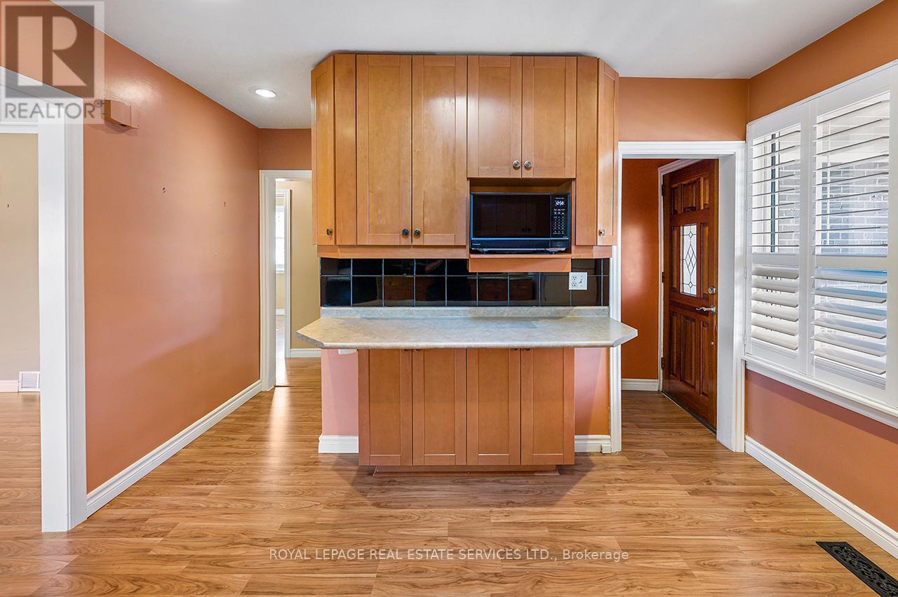 












340 LEONARD STREET

,
Caledon,




Ontario
L7E4Y7

