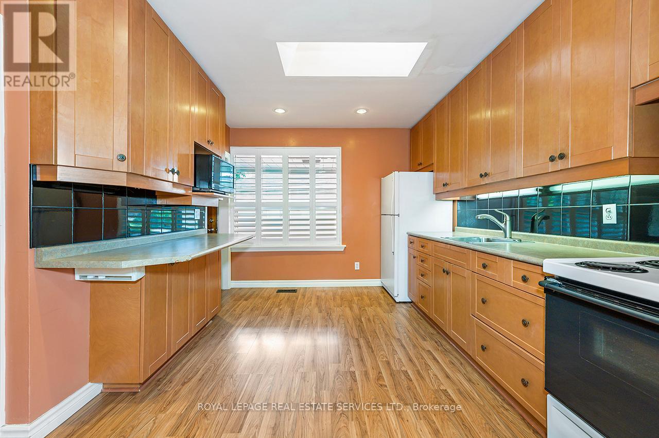 












340 LEONARD STREET

,
Caledon,




Ontario
L7E4Y7

