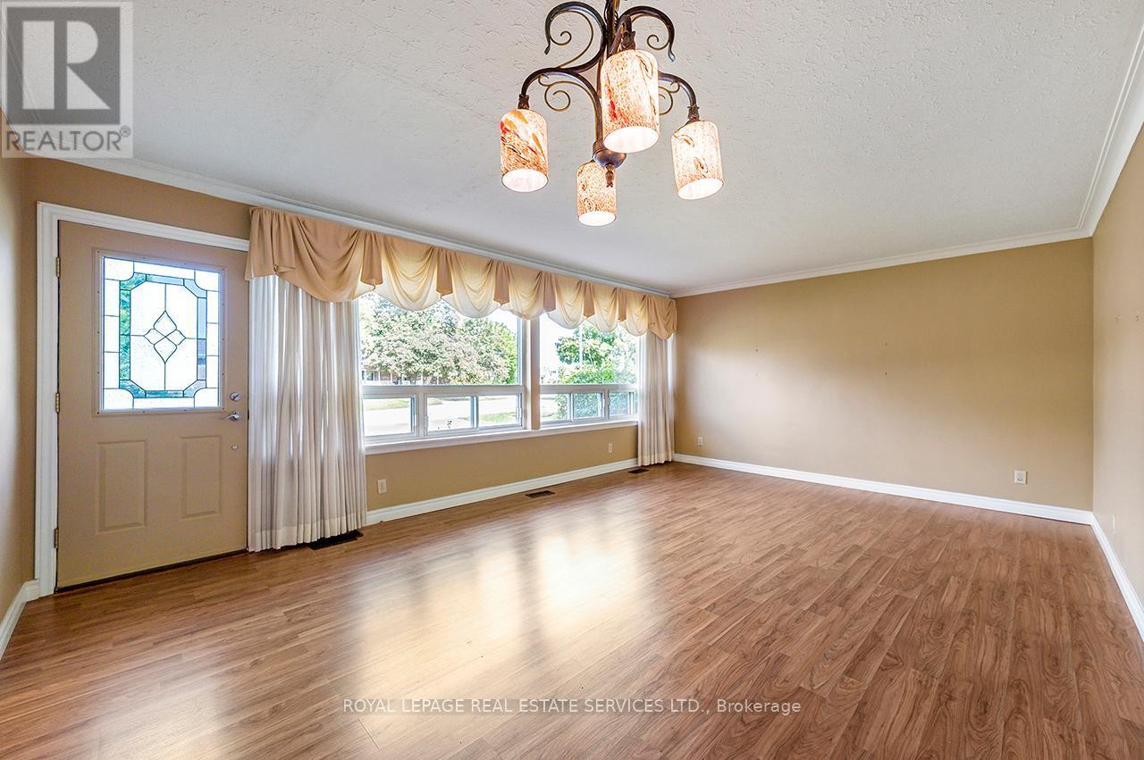 












340 LEONARD STREET

,
Caledon,




Ontario
L7E4Y7

